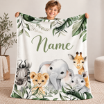 SnuggleName Fleecedecke mit Namen – Design Safari Grüne Blätter mit Elefant, Giraffe, Zebra und Nashorn