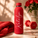Trinkflasche mit Namen in Rot, Gravur