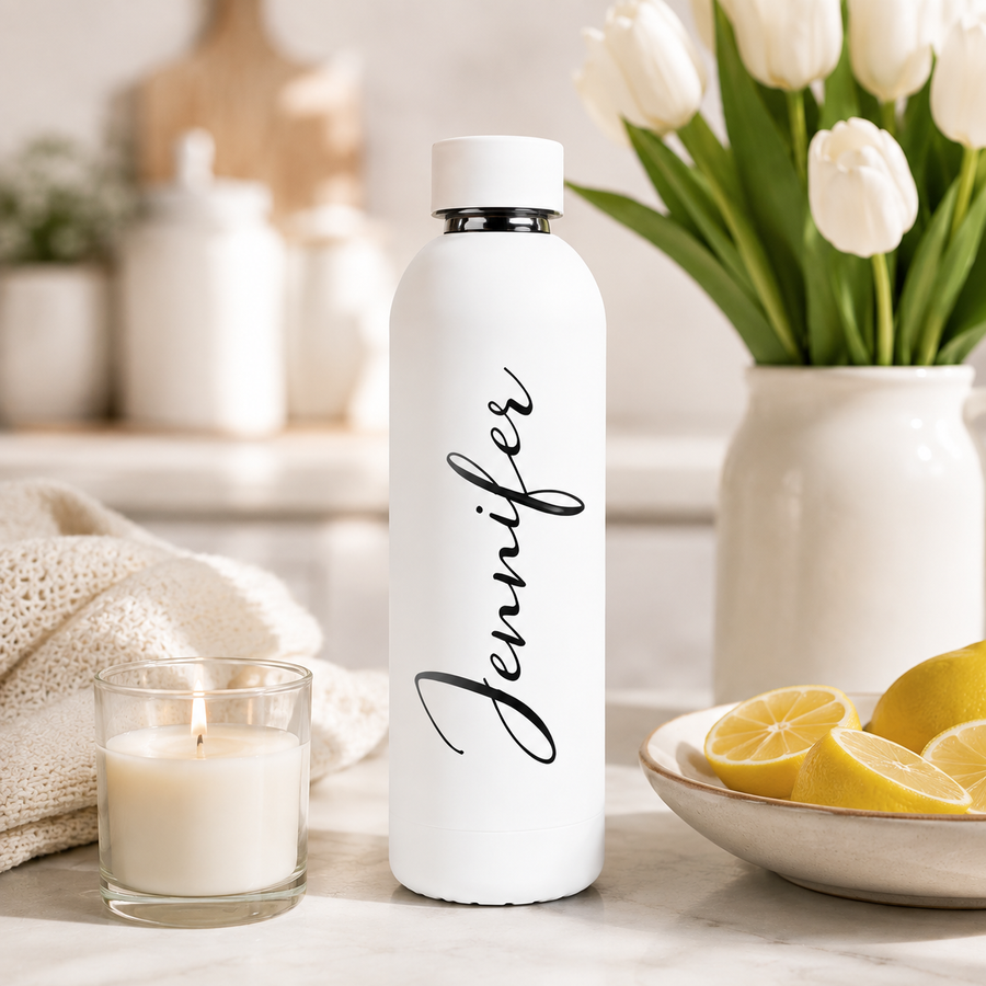 Trinkflasche mit Namen in Weiß, Gravur