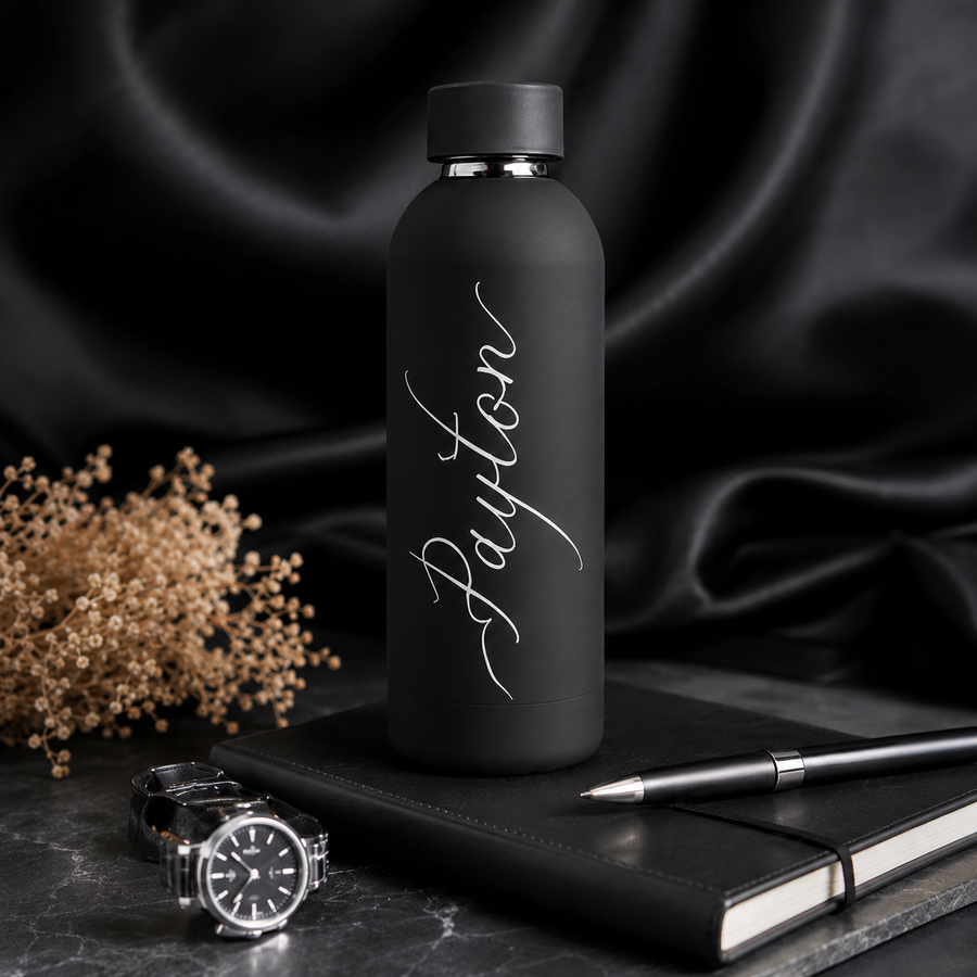 Trinkflasche mit Namen in Schwarz, Gravur
