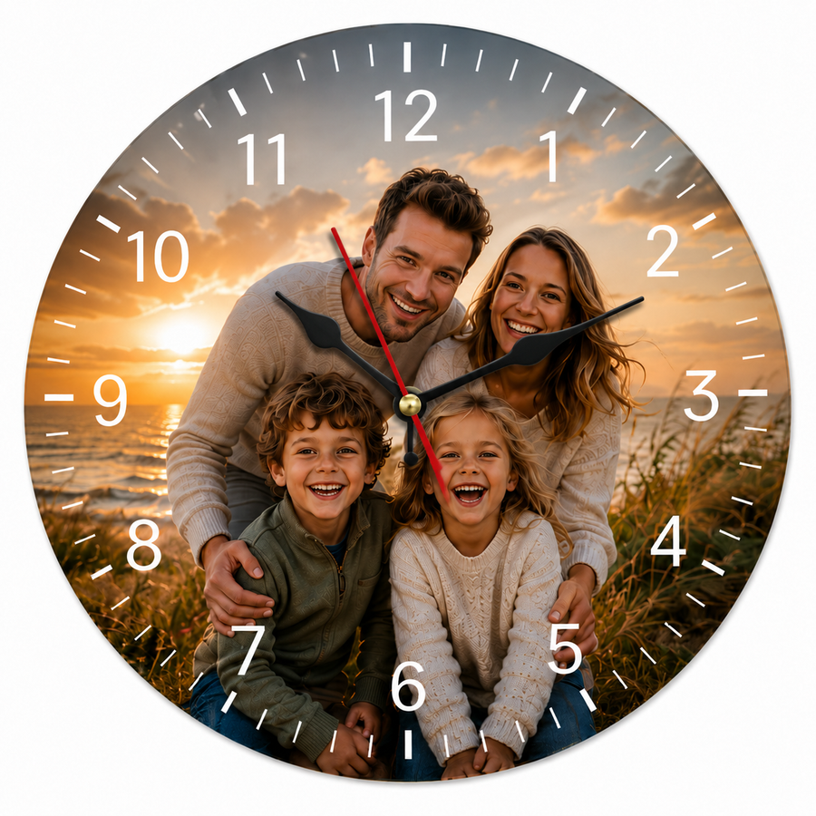 MemoraClock Wanduhr mit eigenem Foto – Foto über das ganze Zifferblatt, weiße Ziffern