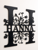 Personalisiertes Metall-Monogramm mit Blumenmotiv – FloraLuxe