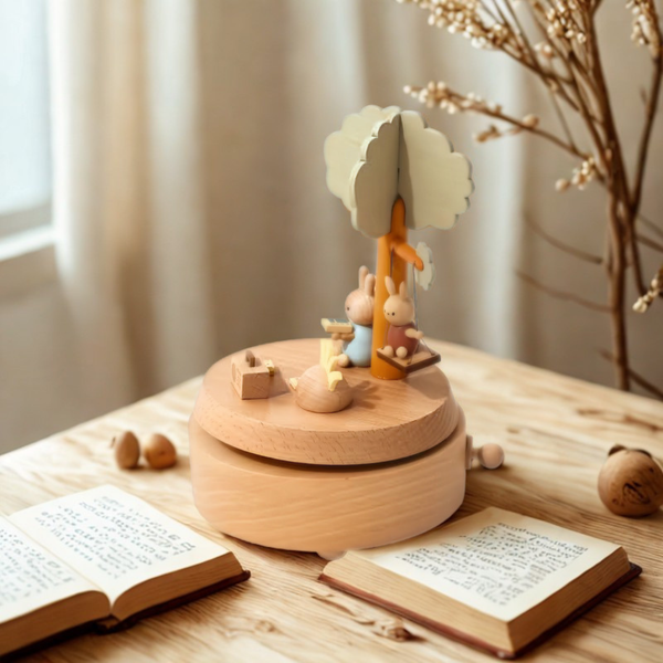 Spieluhr mit Namen aus Holz – Drehendes Häschen