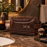 TravelCase Kulturtasche in Dunkelbraun mit zwei Initialen